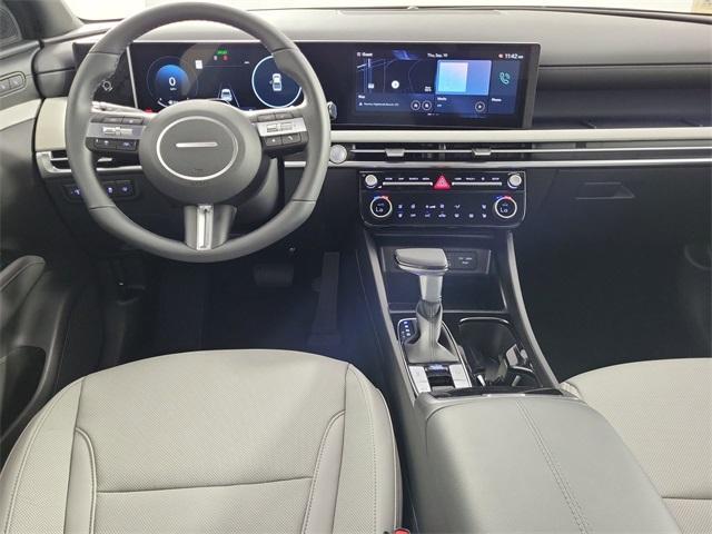 used 2025 Hyundai SANTA CRUZ car, priced at $37,687