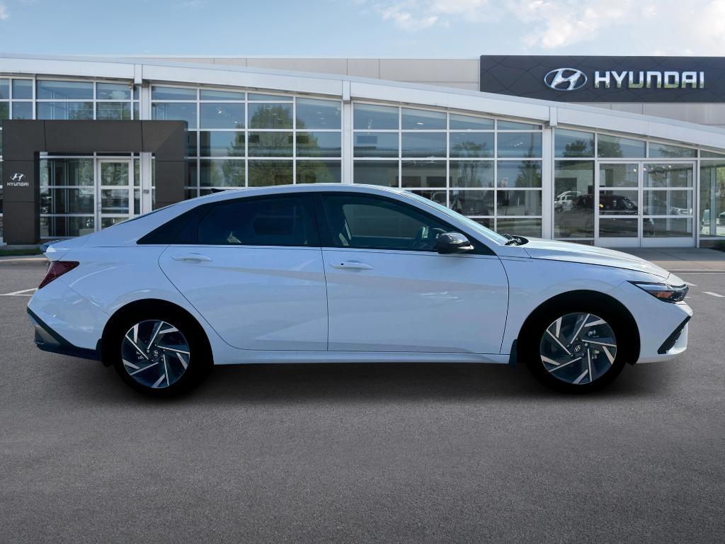 new 2025 Hyundai ELANTRA HEV car