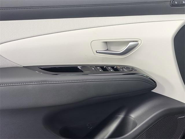 new 2025 Hyundai TUCSON Hybrid car, priced at $40,900