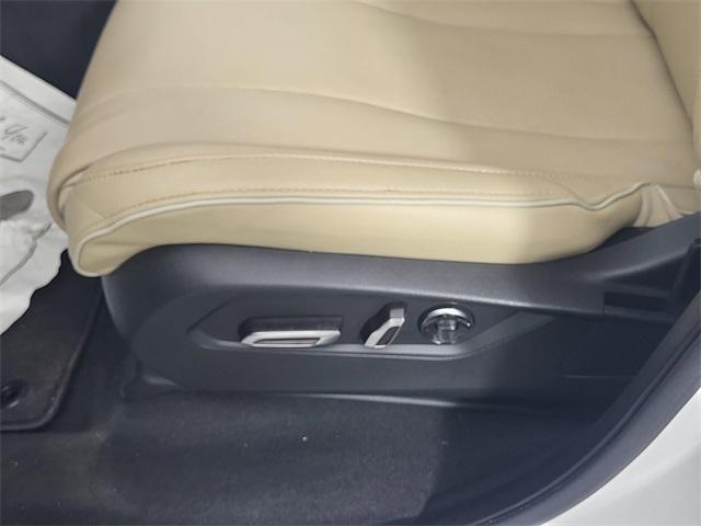 used 2023 Acura MDX car, priced at $46,299