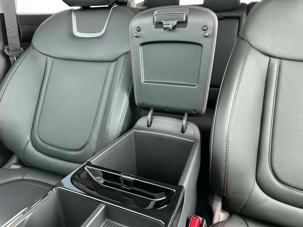 new 2025 Hyundai TUCSON Plug-In Hybrid car, priced at $50,572
