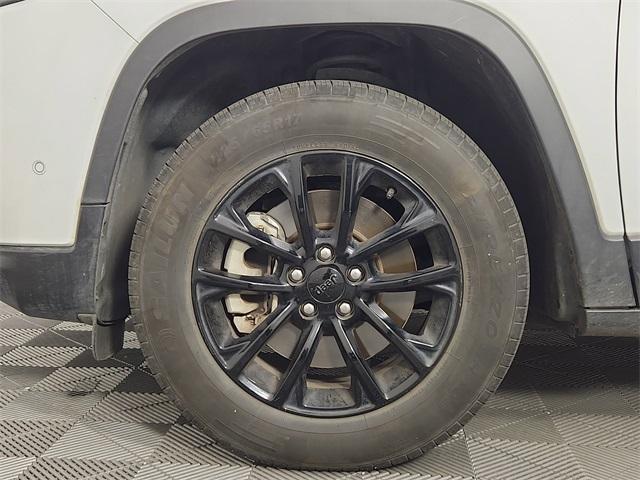 used 2023 Jeep Cherokee car, priced at $24,999