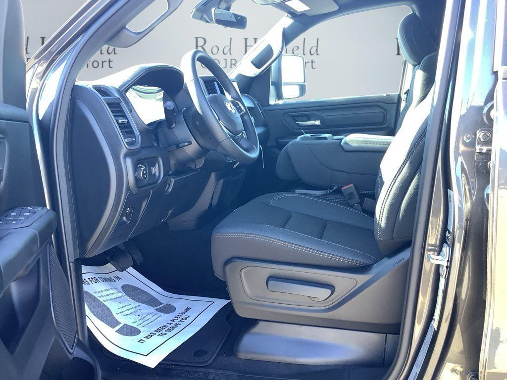 new 2025 Ram 1500 car, priced at $43,515