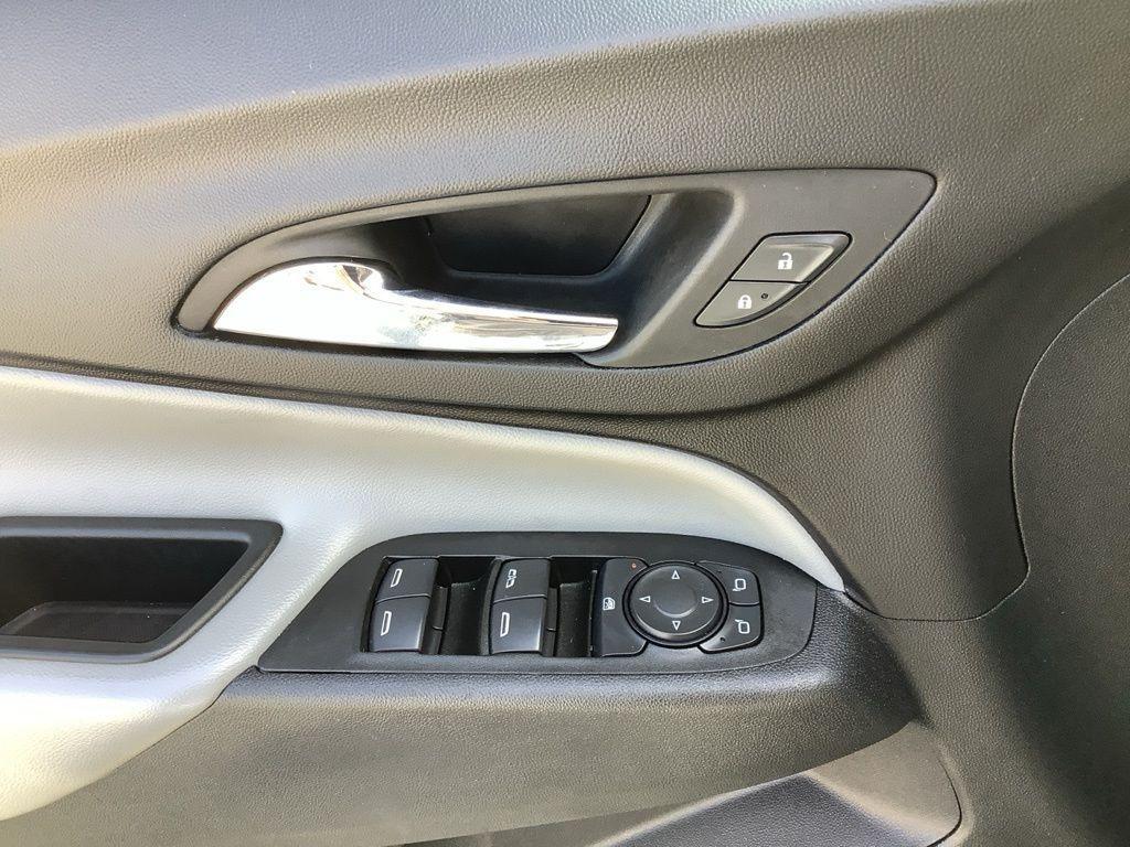 used 2022 Chevrolet Equinox car, priced at $15,231