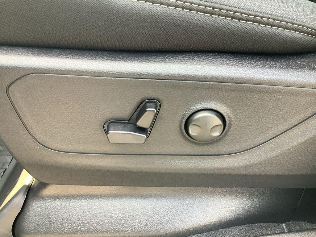 new 2025 Ram 1500 car, priced at $46,643