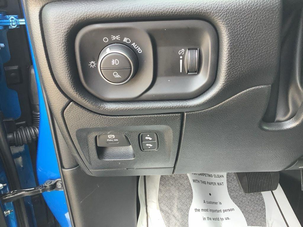 new 2025 Ram 1500 car, priced at $46,643