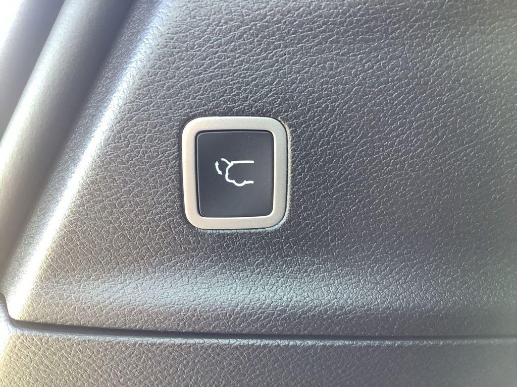 new 2026 Chrysler Pacifica car, priced at $41,250