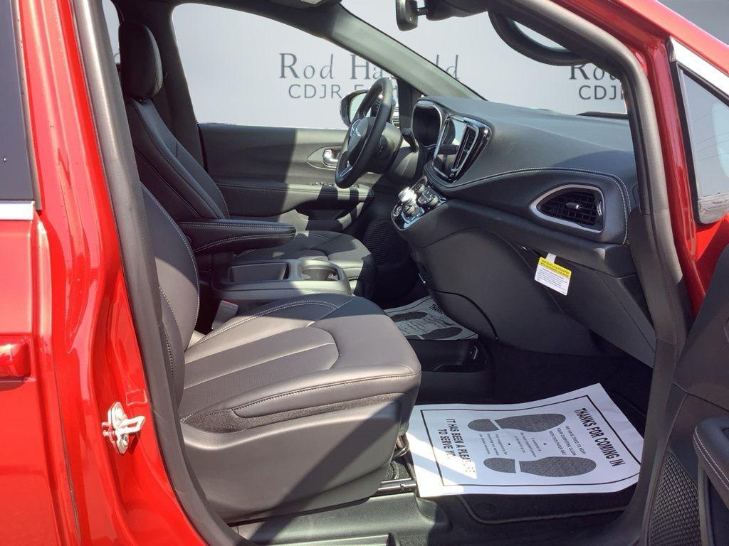 new 2026 Chrysler Pacifica car, priced at $41,250