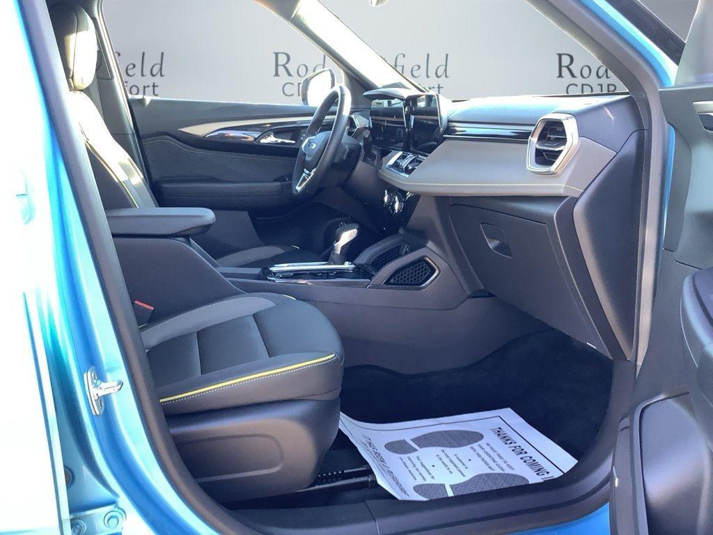 used 2025 Chevrolet TrailBlazer car, priced at $27,999