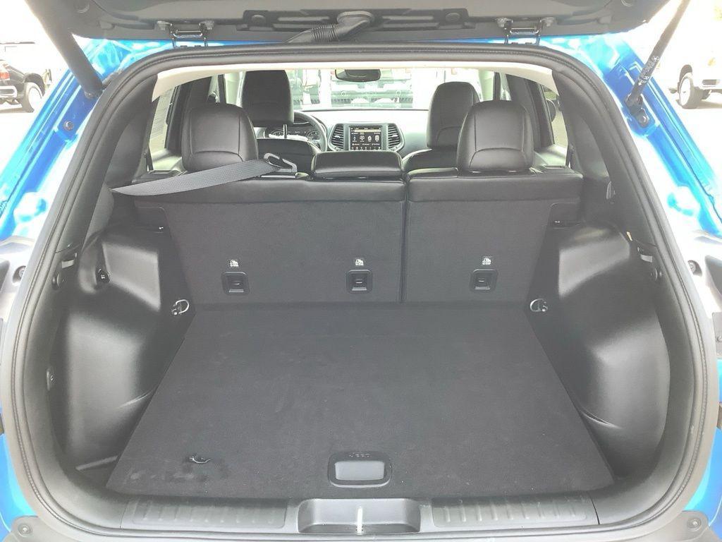 used 2023 Jeep Cherokee car, priced at $23,553