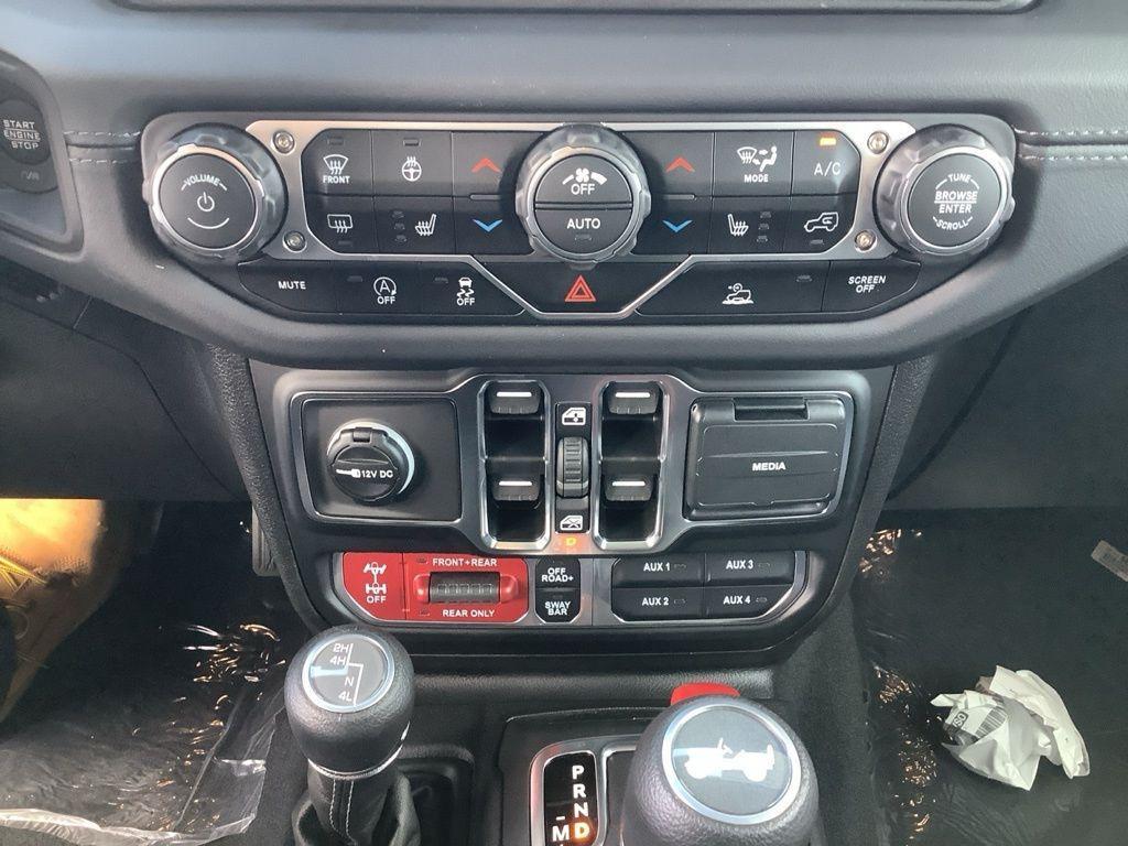 new 2025 Jeep Wrangler car, priced at $59,000