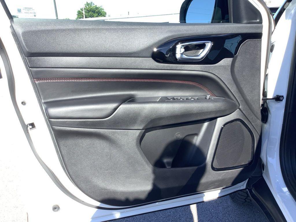 new 2026 Jeep Compass car, priced at $33,615