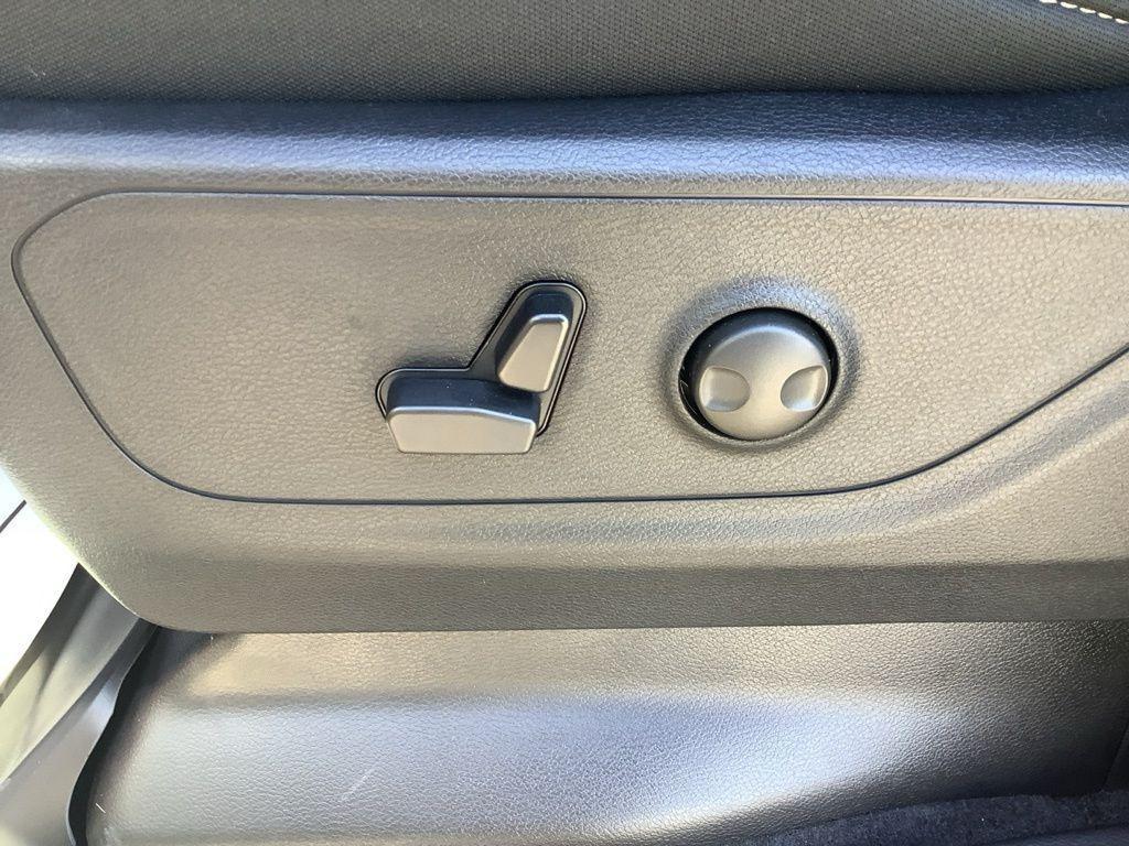 new 2025 Ram 1500 car, priced at $47,643