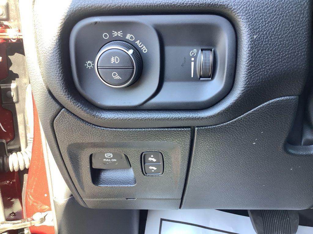 new 2025 Ram 1500 car, priced at $47,643