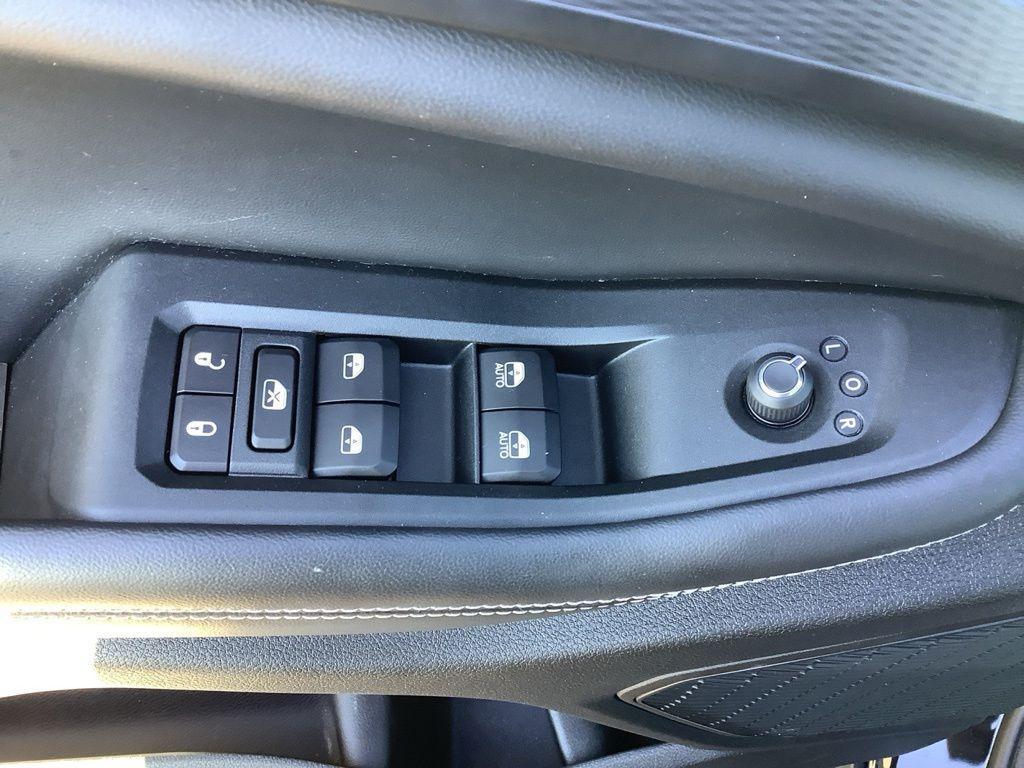 used 2024 Jeep Grand Cherokee car, priced at $31,846