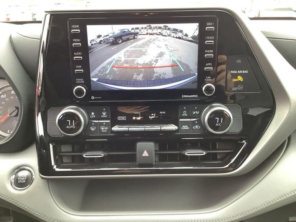 used 2022 Toyota Highlander car, priced at $28,000