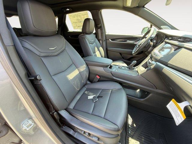 new 2025 Cadillac XT5 car, priced at $54,330