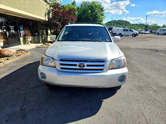 used 2005 Toyota Highlander car, priced at $6,995