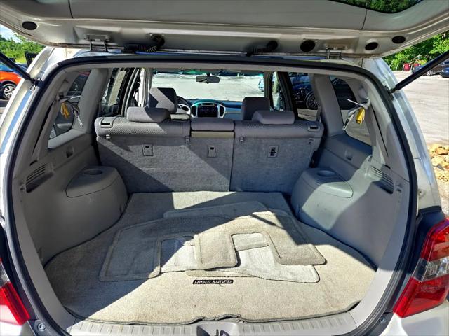 used 2005 Toyota Highlander car, priced at $6,995