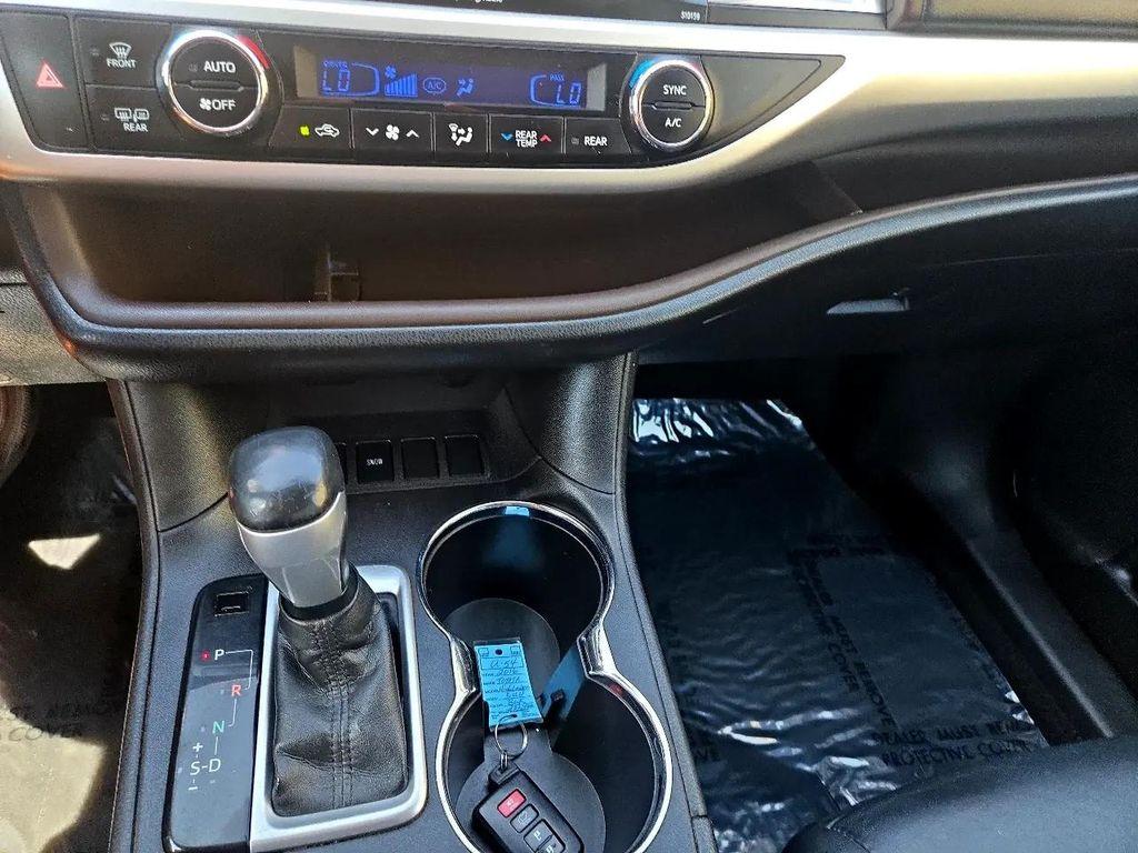 used 2016 Toyota Highlander car
