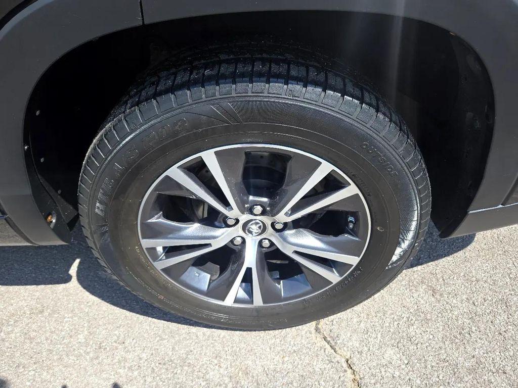 used 2016 Toyota Highlander car