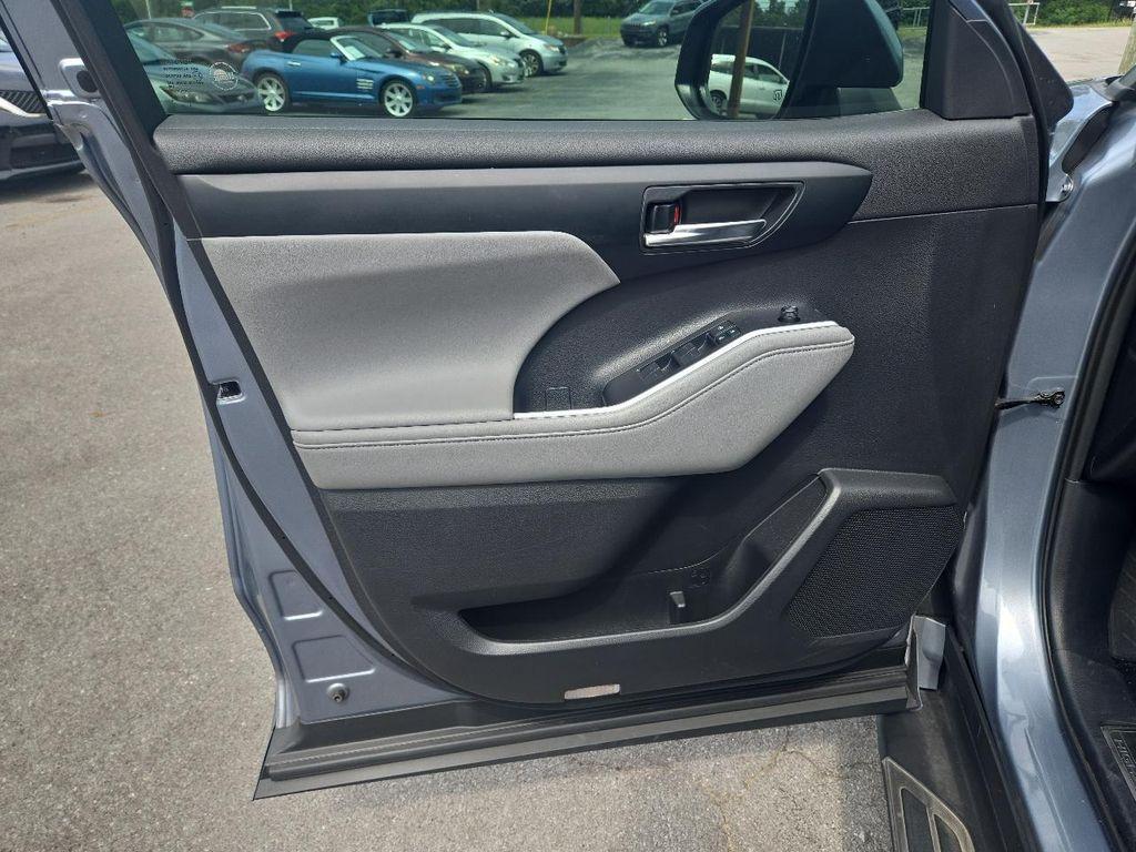 used 2020 Toyota Highlander car, priced at $28,995