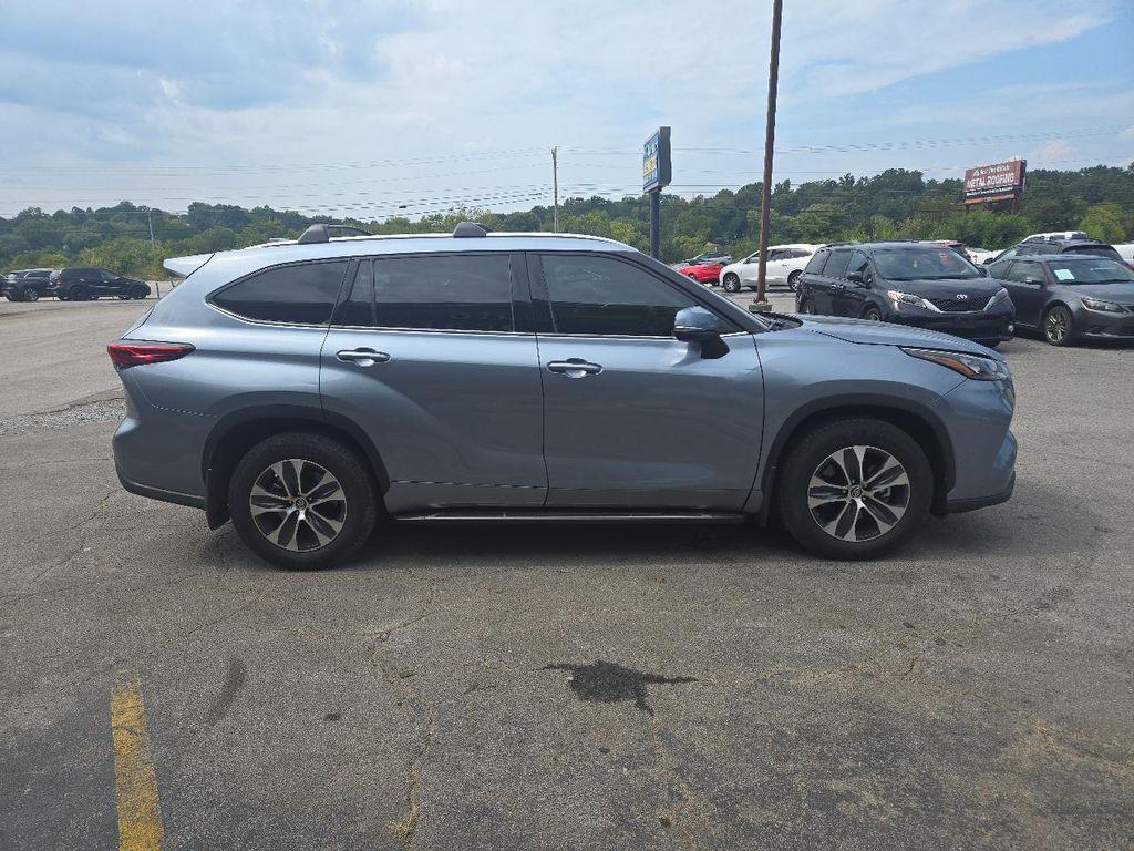 used 2020 Toyota Highlander car, priced at $28,995