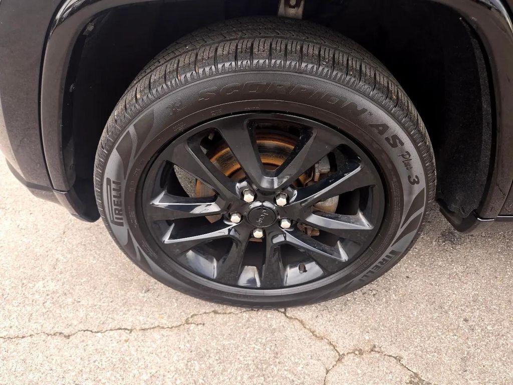 used 2017 Jeep Grand Cherokee car, priced at $13,995
