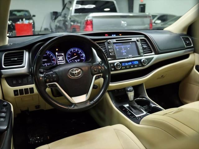used 2019 Toyota Highlander car, priced at $21,998