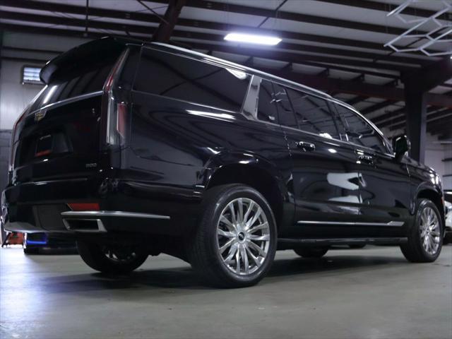 used 2022 Cadillac Escalade ESV car, priced at $44,998