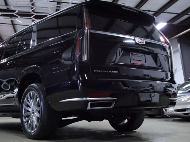 used 2022 Cadillac Escalade ESV car, priced at $44,998