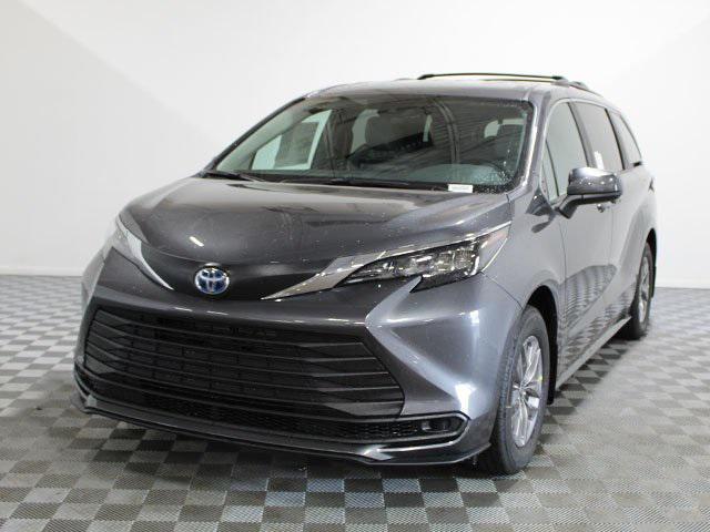 new 2025 Toyota Sienna car, priced at $41,926