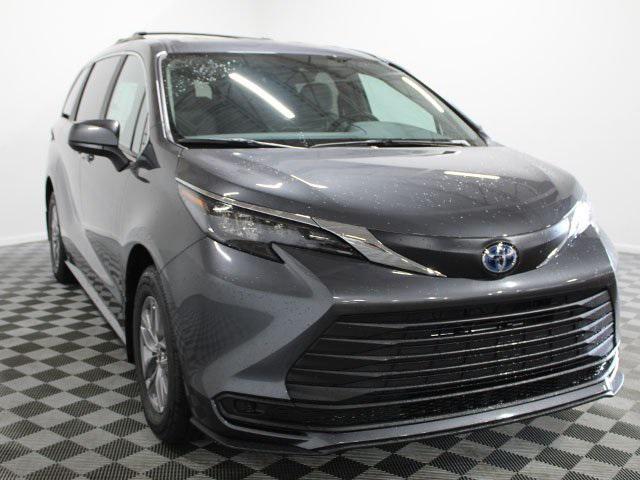 new 2025 Toyota Sienna car, priced at $41,926