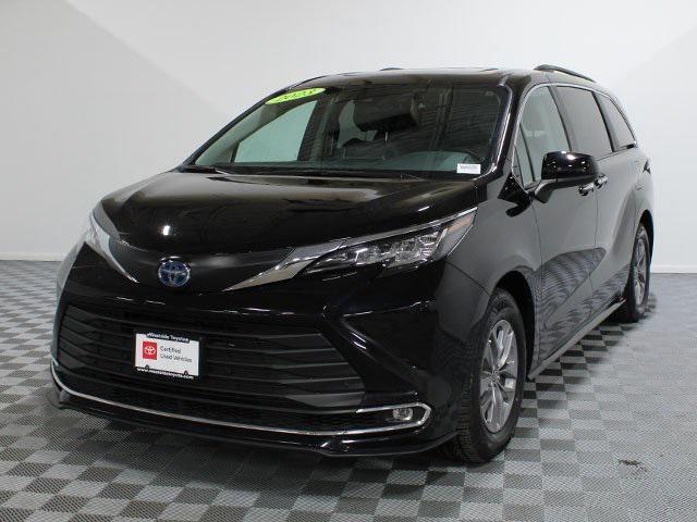 used 2023 Toyota Sienna car, priced at $39,500