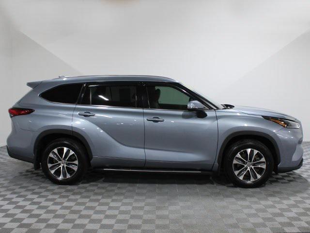 used 2021 Toyota Highlander car, priced at $29,000