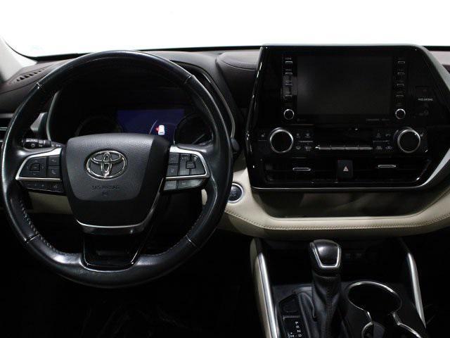 used 2021 Toyota Highlander car, priced at $29,000