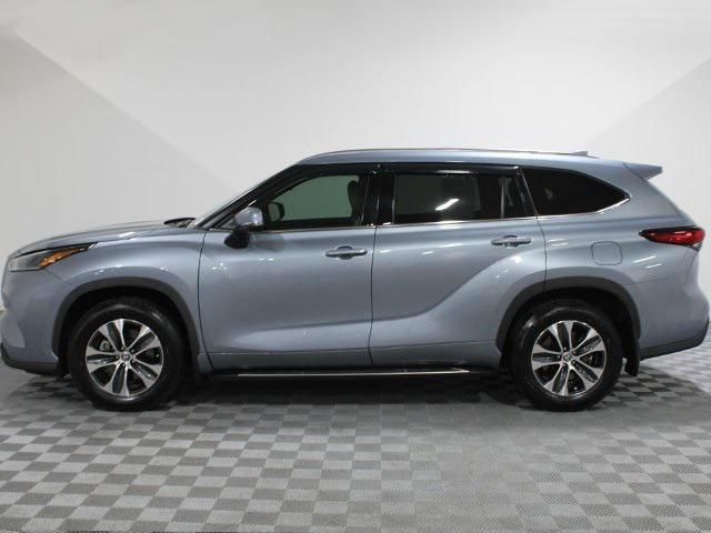 used 2021 Toyota Highlander car, priced at $29,000