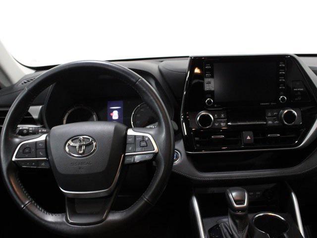 used 2022 Toyota Highlander car, priced at $31,000