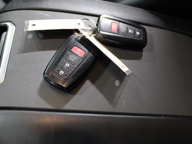 used 2022 Toyota Highlander car, priced at $36,000