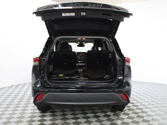 used 2022 Toyota Highlander car, priced at $36,000