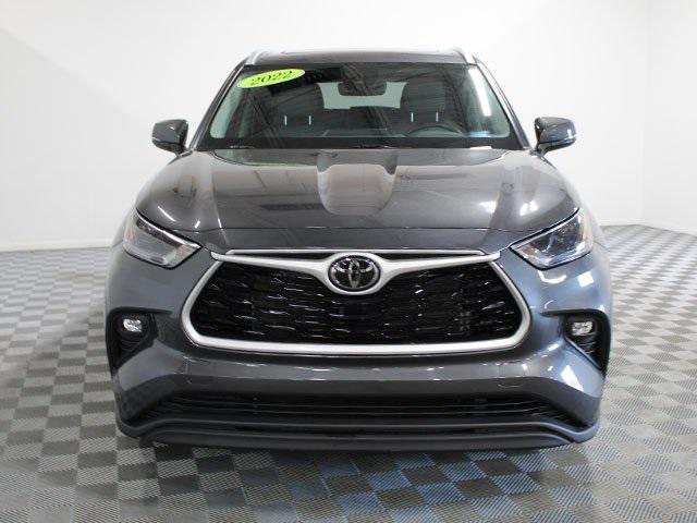 used 2022 Toyota Highlander car, priced at $37,500