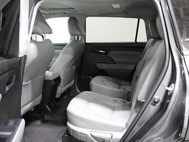 used 2022 Toyota Highlander car, priced at $37,500