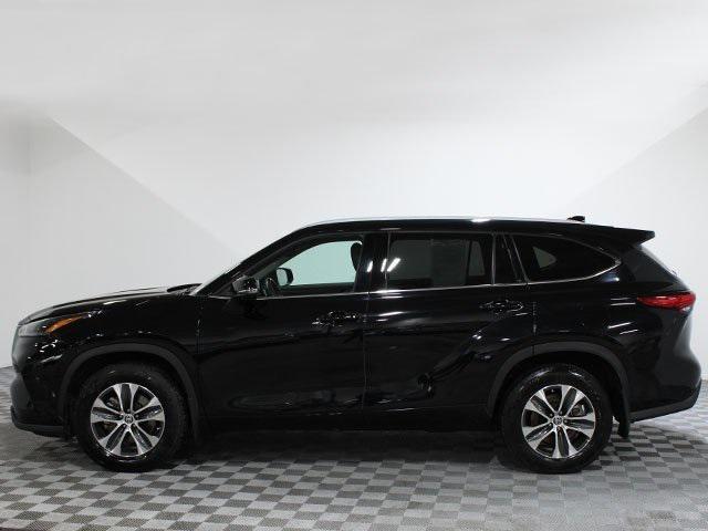 used 2022 Toyota Highlander car, priced at $36,500