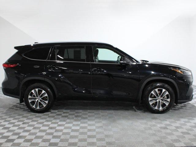 used 2022 Toyota Highlander car, priced at $36,500