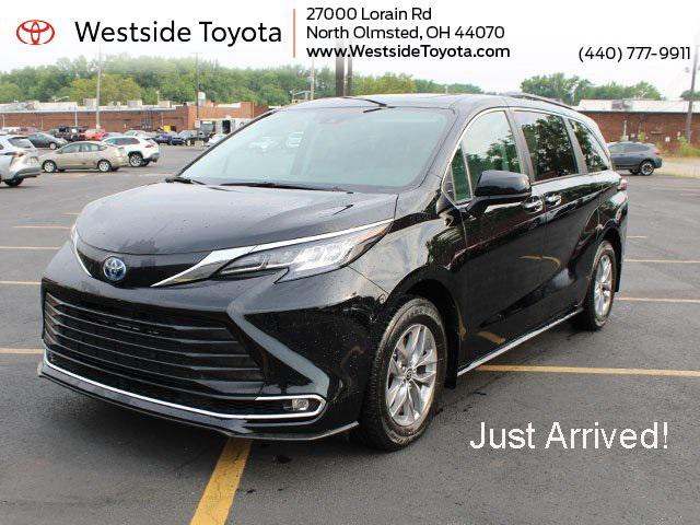 used 2022 Toyota Sienna car, priced at $41,900