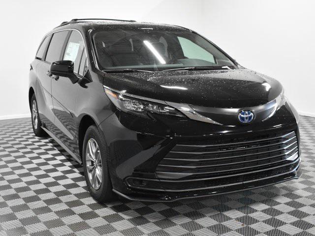 new 2025 Toyota Sienna car, priced at $43,580