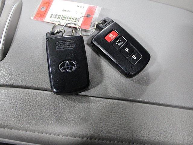 used 2019 Toyota Highlander car, priced at $25,500