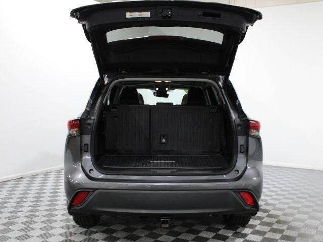 used 2022 Toyota Highlander car, priced at $36,000