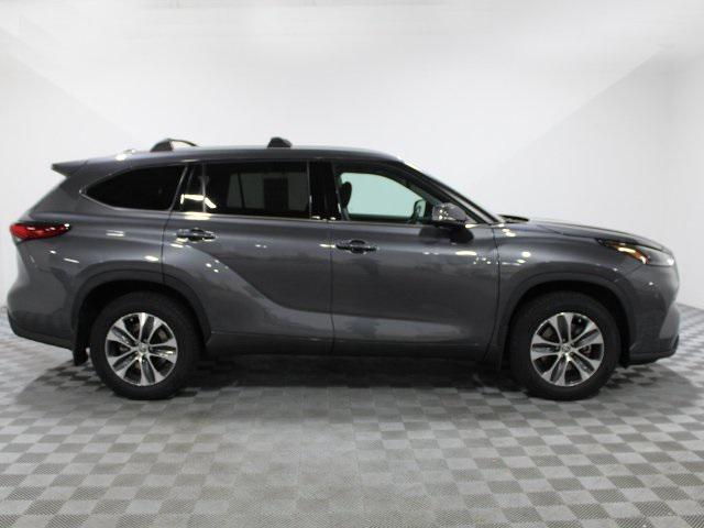 used 2022 Toyota Highlander car, priced at $36,000