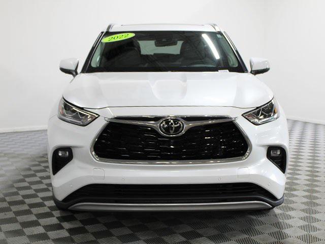 used 2022 Toyota Highlander car, priced at $40,500